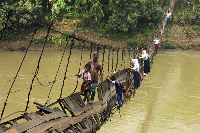 children-going-to-school-around-the-world-35