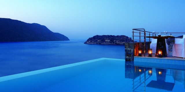 16_tie._blue_palace_resort_crete