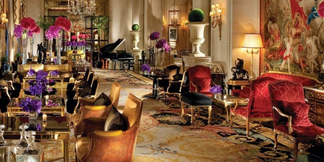 4_tie._four_seasons_hotel_george_vparis