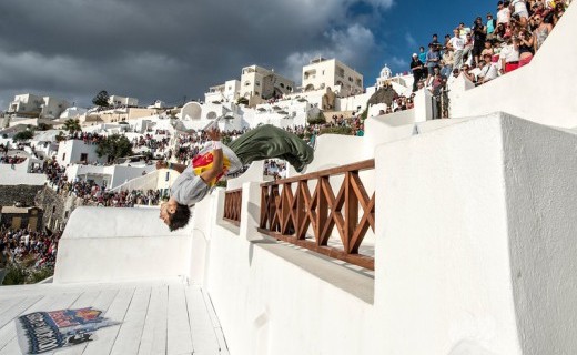731070_ο-δημήτρης-dk-κυρσανίδης-σ-ένα-backflip-στον-τελικό-του-art-of-motion