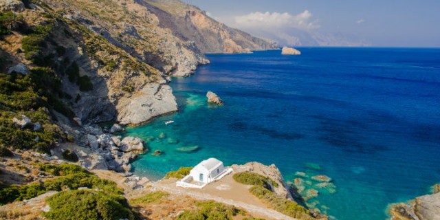 Amorgos2_ta-pio-omorfa-nisia-gia-zeugaria-stin-ellada