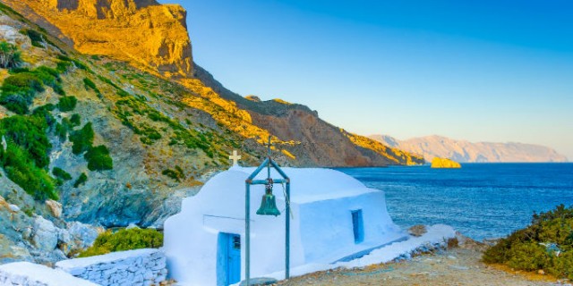 Amorgos3_ta-pio-omorfa-nisia-gia-zeugaria-stin-ellada