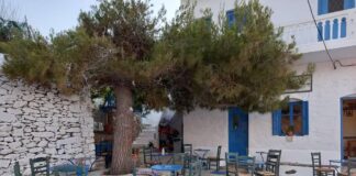 Καφενείο “Ο Μάκης” στην καρδιά της Αρκεσίνης